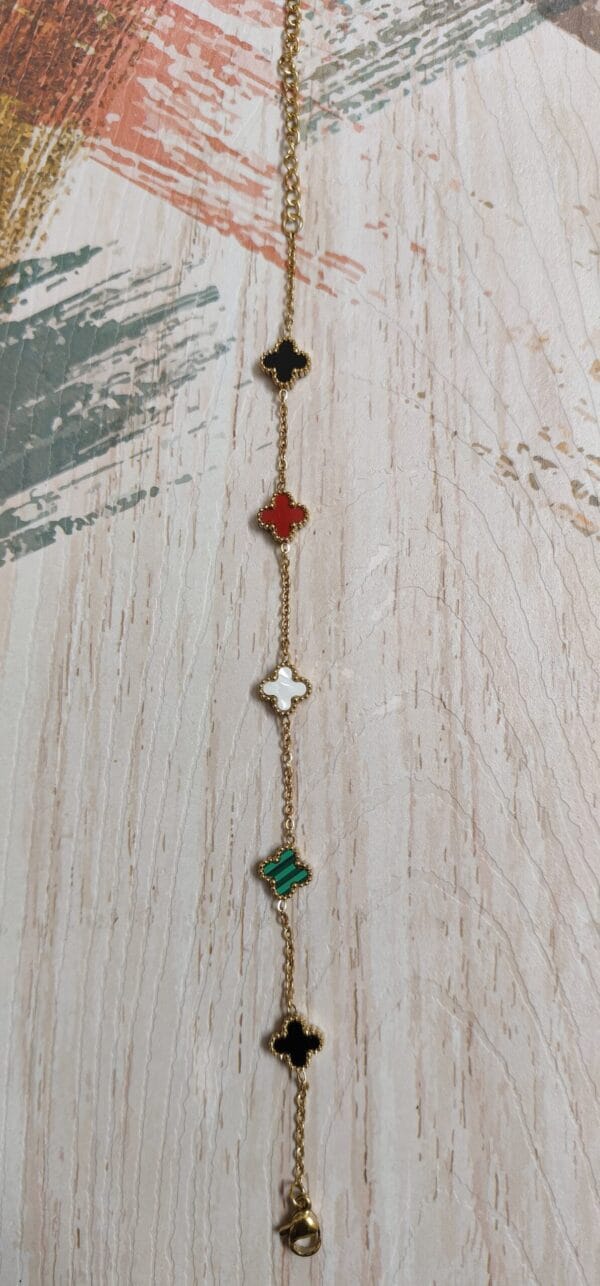 Anti-Tarnish Gold Plated Stainless Steel Chain Flower Bracelet